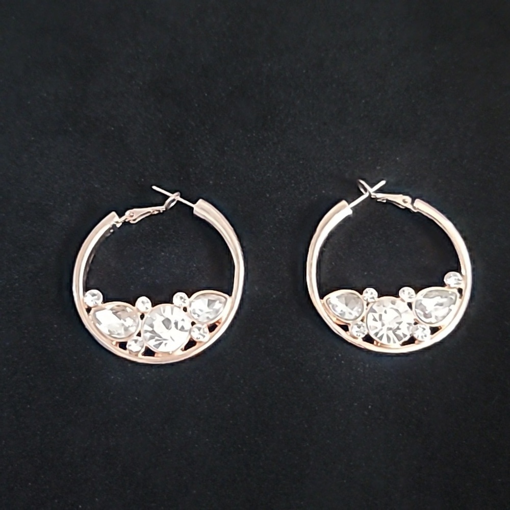 Hoop Earrings In Rose Gold‎ Color With Large Crystals